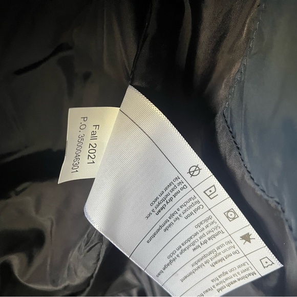 Carhart rain defender vest,women’s size large, navy, NWT, company logo removed - Picture 11 of 12